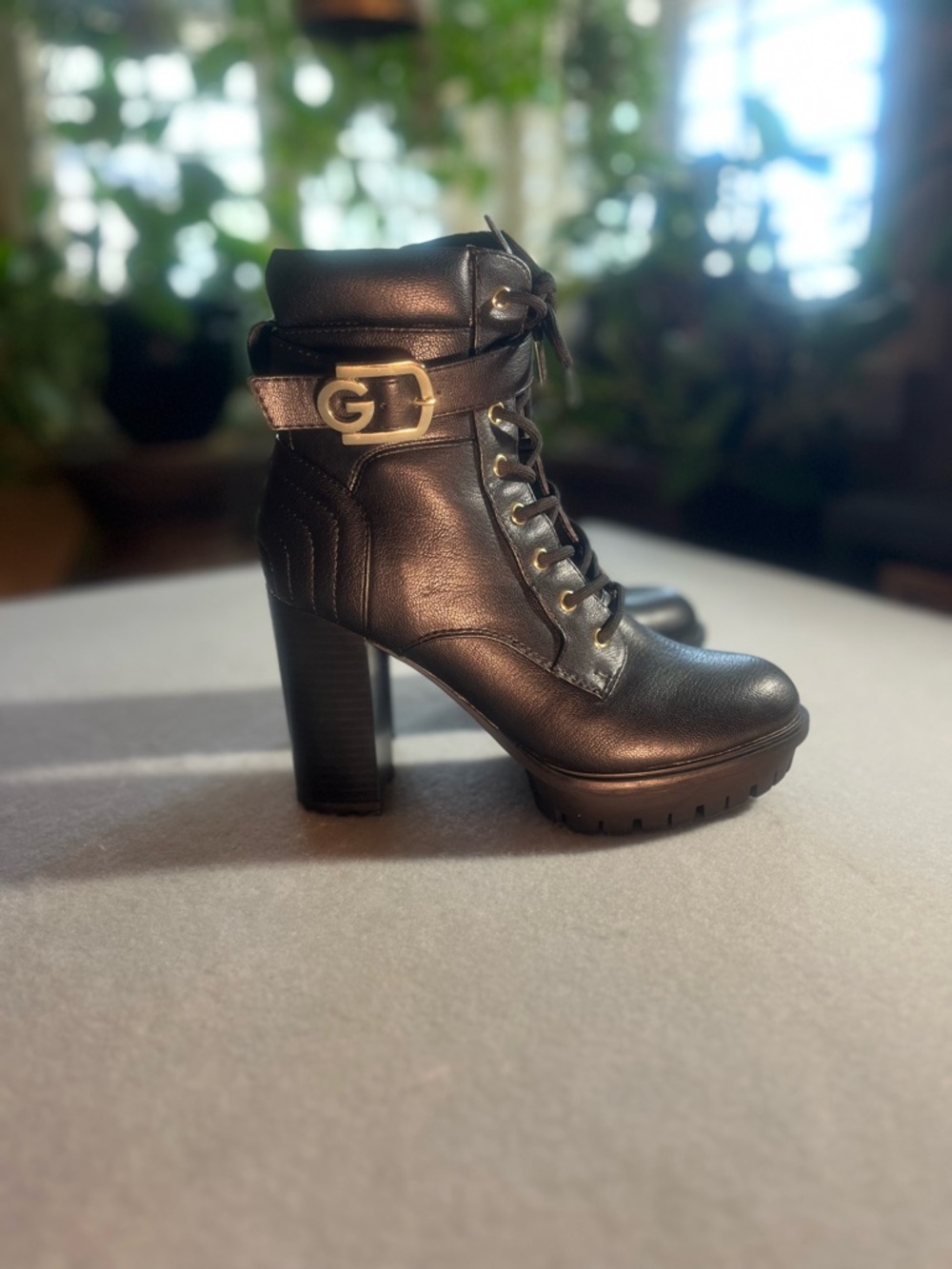 Gig Los Angeles Lace-Up platform Ankle Boots with G-Buckle size 7